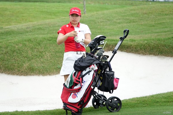 2023年 アジアパシフィック女子アマチュアゴルフ選手権 3日目 荒木優奈 最初のボギーに悔しい表情