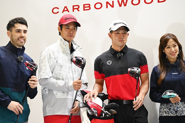 テーラーメイドゴルフのイベントに参加した中島啓太（右から2人目）