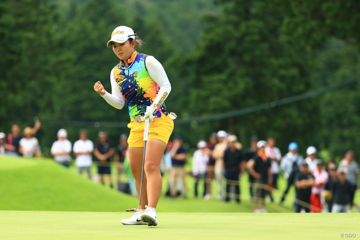 浅井咲希はしぶとくボギーパットを沈めて19年「CAT Ladies」優勝