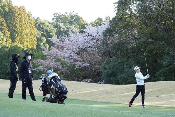 2023年 Tポイント×ENEOSゴルフトーナメント 事前 勝みなみ 桜も咲き始めた