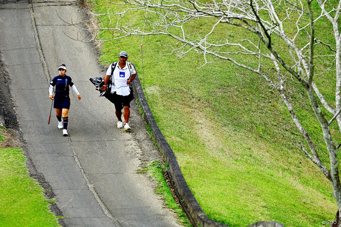 インコースはかなりアップダウンがある 2023年 アクサレディスゴルフトーナメント in MIYAZAKI 初日 山下美夢有