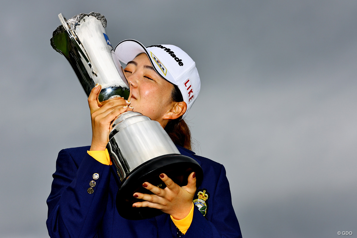 プロ8年目の山内日菜子が地元宮崎で涙の初優勝 QT181位から頂点【国内