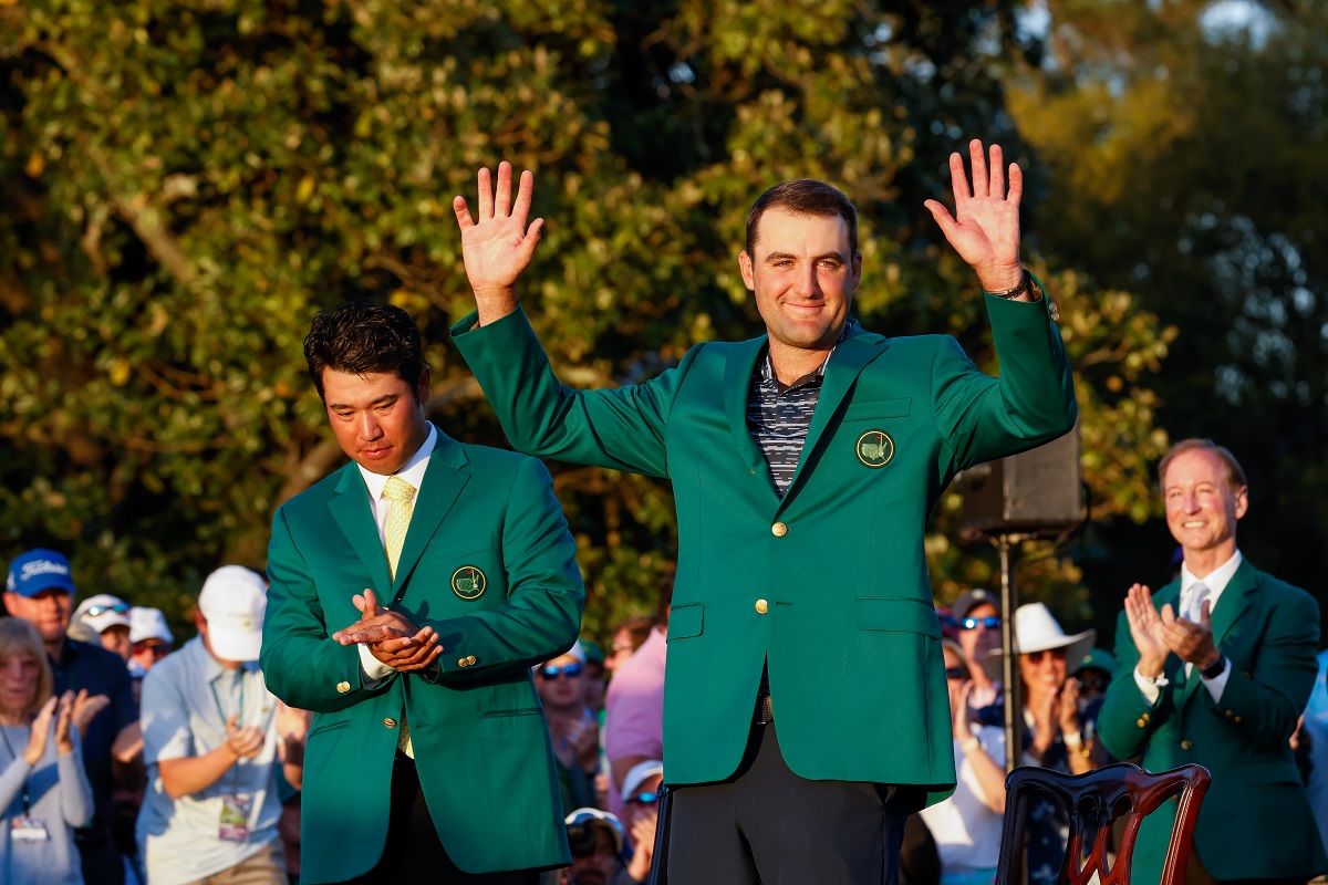 松山英樹（左）はスコッティ・シェフラーからタイトルを奪えるか(Augusta National Golf Club)