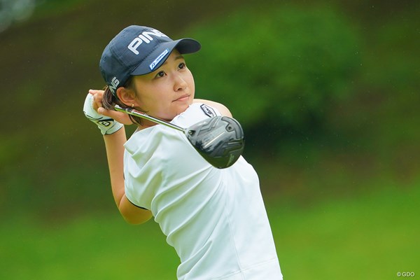 単独首位で最終日を迎える平井亜実 ※撮影は2021年「資生堂レディスオープン」