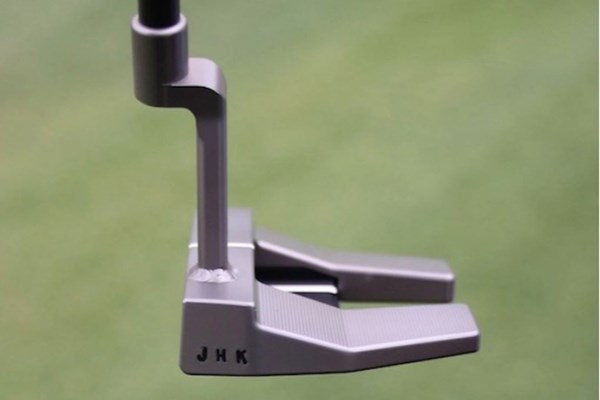 トム・キムのパター クランクネック（提供：GolfWRX, PGATOUR.com）