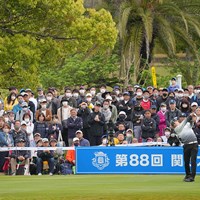 午前8時スタートの第1組から大ギャラリーが見守った 2023年 関西オープンゴルフ選手権競技 最終日 石川遼