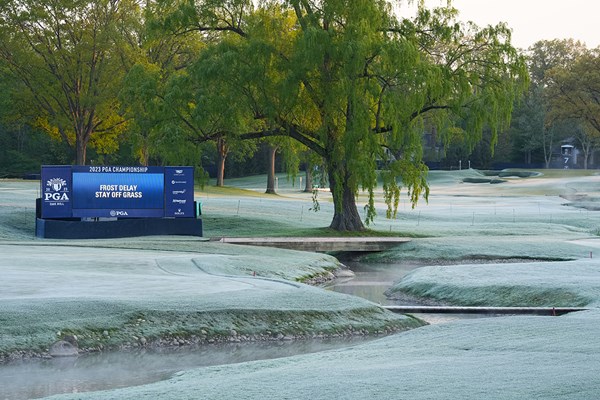 2023年 全米プロゴルフ選手権 初日 コース 「全米プロ」は霜のため、1時間50分遅れで開幕した(Darren Carroll/PGA of America via Getty Images)