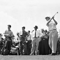 1940年大会はバイロン・ネルソンがサム・スニードを破り初優勝を遂げました(Bettmann/Getty Images) 1940年 全米プロゴルフ選手権 バイロン・ネルソン