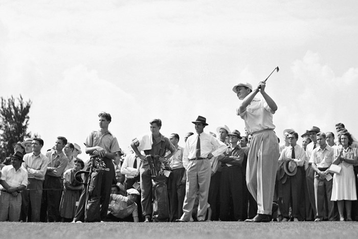 1940年大会はバイロン・ネルソンがサム・スニードを破り初優勝を遂げました(Bettmann/Getty Images) 1940年 全米プロゴルフ選手権 バイロン・ネルソン