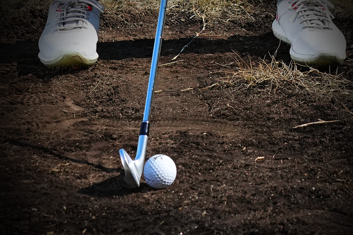 ベアグラウンドどう打つ？ 実はディボット跡より簡単 内田ことこ