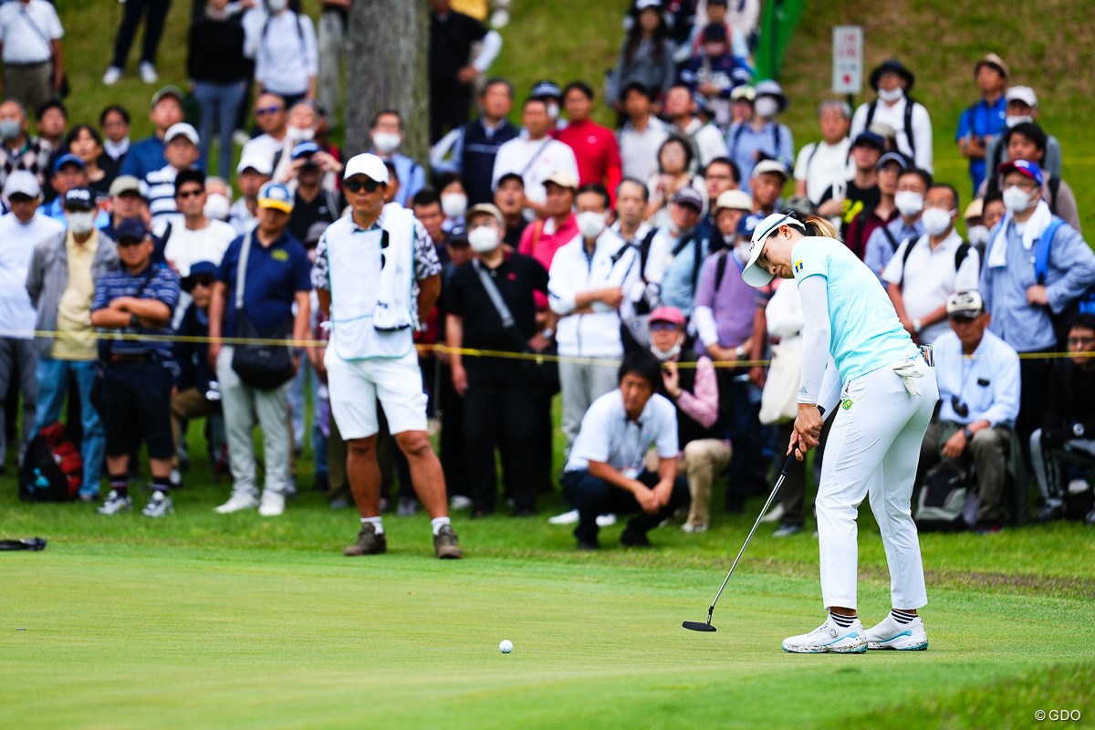 2023年 宮里藍サントリーレディスオープンゴルフトーナメント 初日 渋野日向子