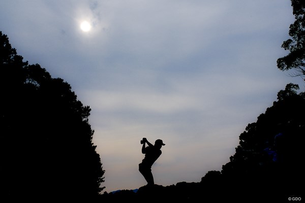 2023年 ASO飯塚チャレンジドゴルフトーナメント 2日目 蝉川泰果 トップの瞬間