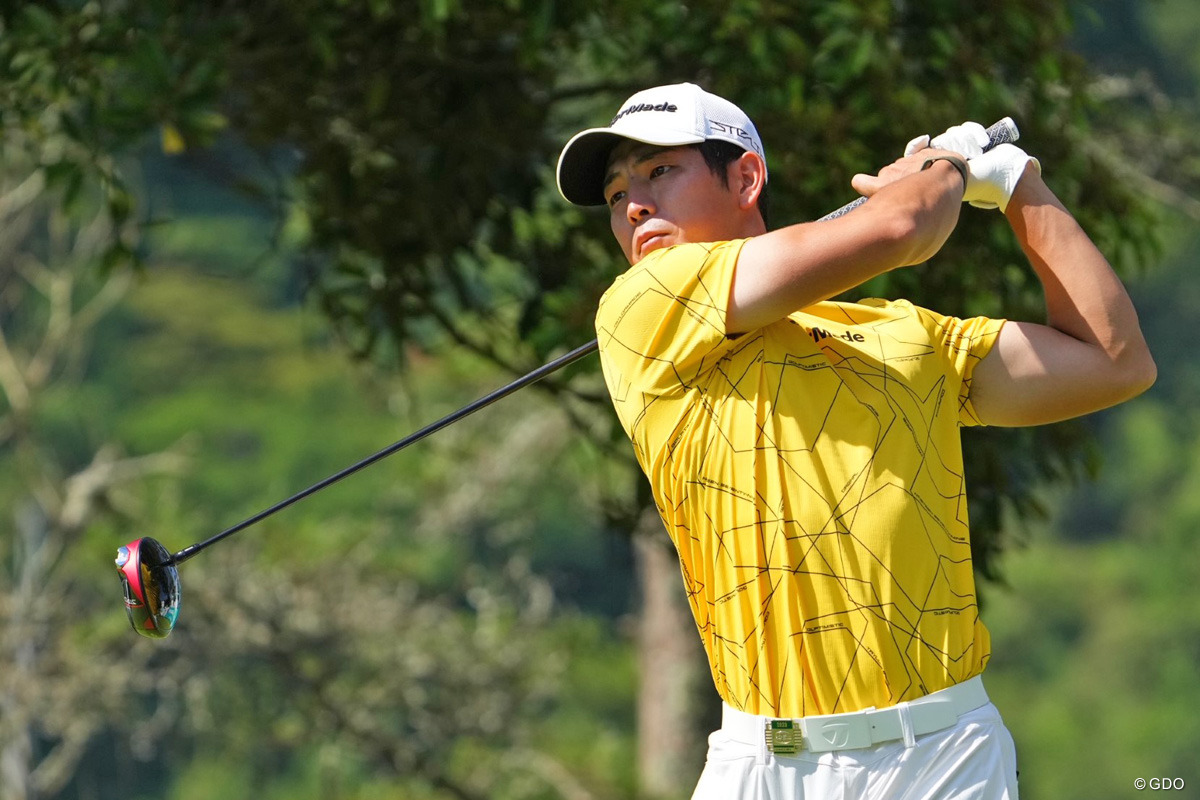 中島啓太が2週連続優勝へ首位浮上 長野泰雅が1打差3位【国内男子ツアー