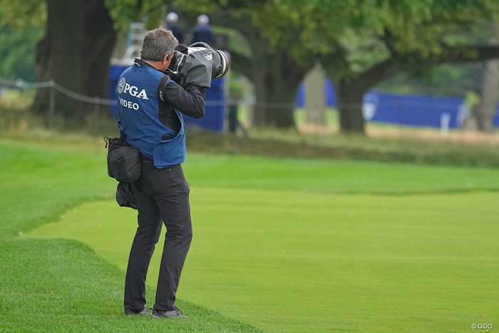 アメリカになると重いカメラも一脚使わず手持ちだぜぇ。 2023年 KPMG全米女子プロゴルフ選手権 初日 カメラマン