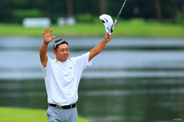 谷原秀人が選手会長として主催大会で優勝！