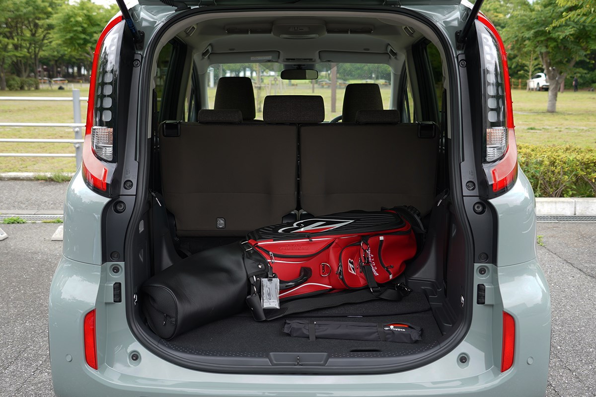 トヨタ「シエンタ」キャディバッグ何個積める？