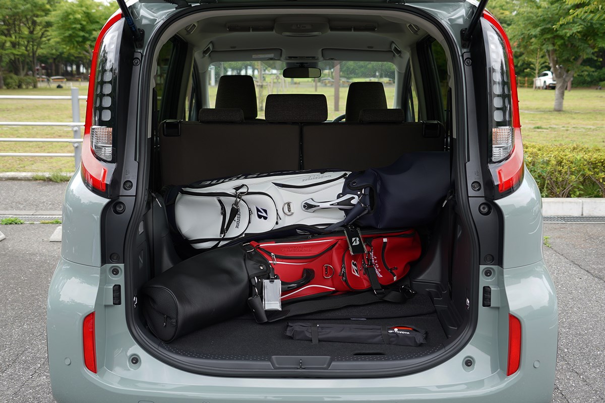 トヨタ「シエンタ」キャディバッグ何個積める？