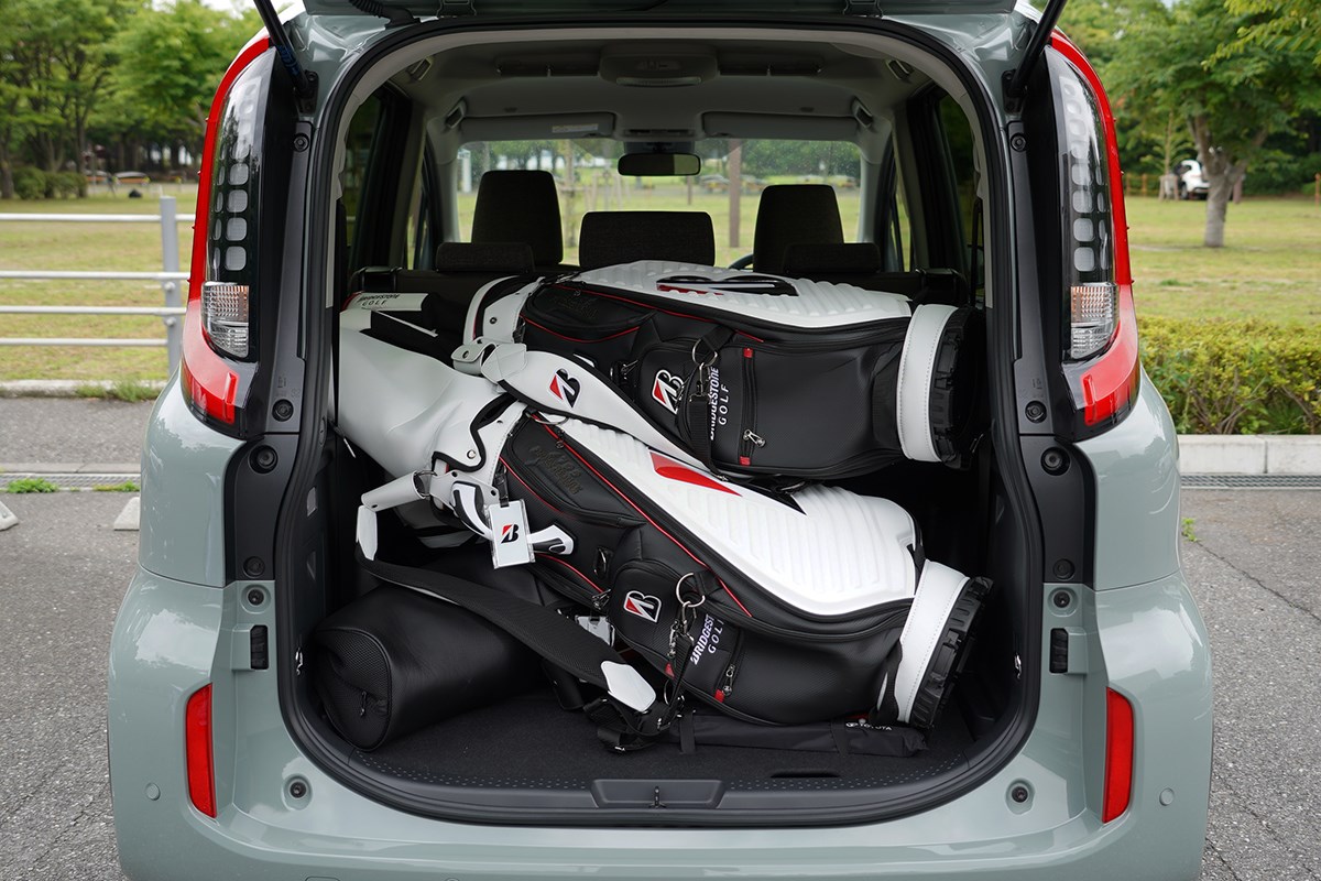 トヨタ「シエンタ」キャディバッグ何個積める？