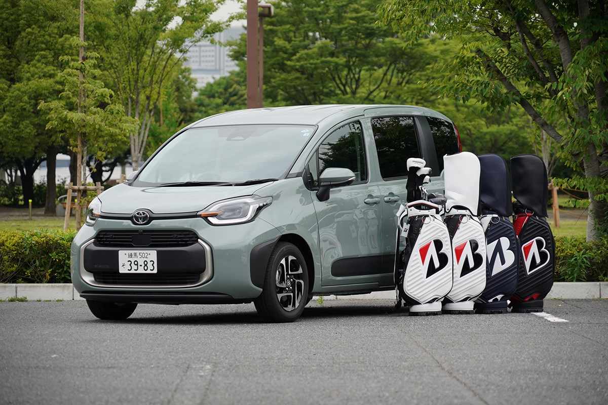 トヨタ「シエンタ」キャディバッグ何個積める？