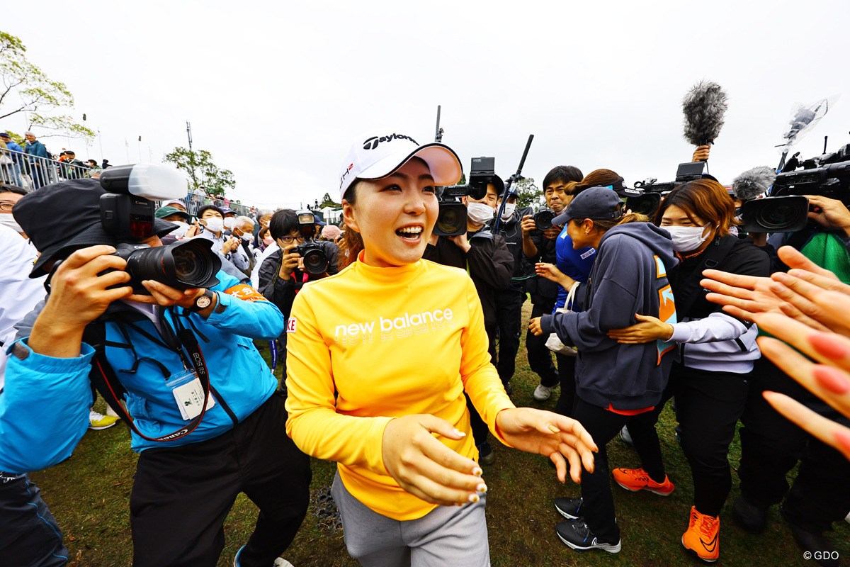 山内日菜子は地元宮崎でツアー初優勝を飾った