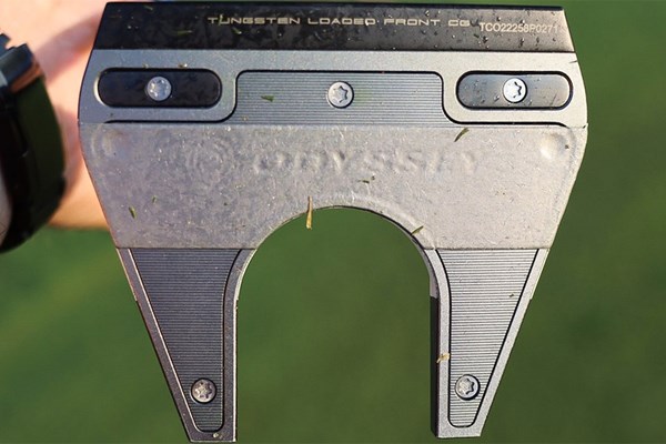 アクシェイ・バティア パターのソールにもしっかり鉛を張る（提供：GolfWRX, PGATOUR.com）