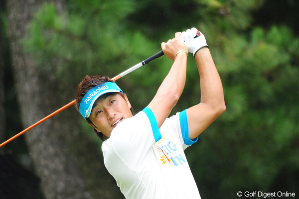 宮本、谷口が首位！石川は4打差15位タイスタート