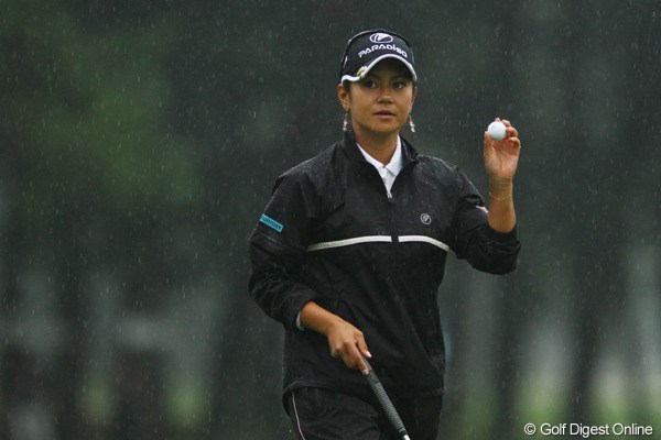 2010年 日本女子オープンゴルフ選手権競技初日 宮里藍 難コースこそ、宮里藍のメンタルの強さが引き立つ。10位タイと上々のスタートを切った