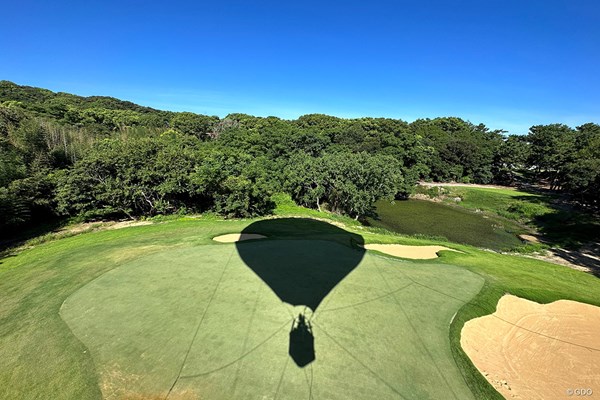 2023年 Sansan KBCオーガスタゴルフトーナメント 最終日 気球から見た芥屋GC およそ20mの高さから見たコース