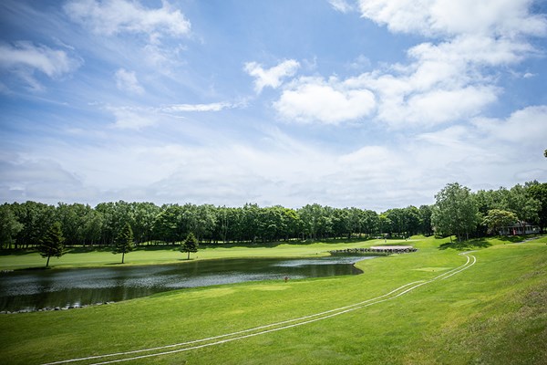 ゴルフ日和 ジャンボ尾崎設計・監修の豊富な樹木につつまれた、北海道らしい雰囲気のゴルフ場