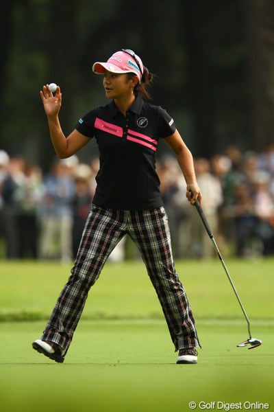 2010年 日本女子オープンゴルフ選手権競技2日目 宮里藍 今日は4,628人のギャラリーが詰め掛けました。ほとんどのギャラリーが藍ちゃんの組にいたような・・・。