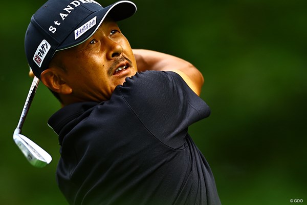 首位と1打差2位発進