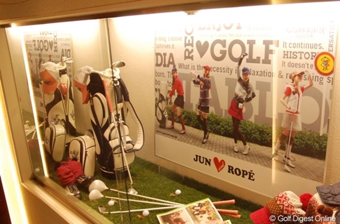 本大会協賛ゴルフアパレルブランドの『JUN & ROPE』 石田純一、理子とのゴルフデートを語る