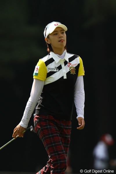 2010年 日本女子オープンゴルフ選手権競技3日目 チェ・ナヨン 今日は笑顔ナシ。終始冴えない表情でした。