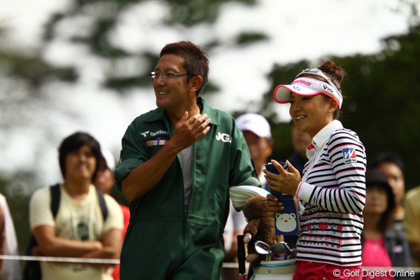2010年 日本女子オープンゴルフ選手権競技最終日 有村智恵 ショットは絶好調だったのですが、パターが入りませんでした。それでも3つスコアを伸ばし、4アンダー単独4位です。