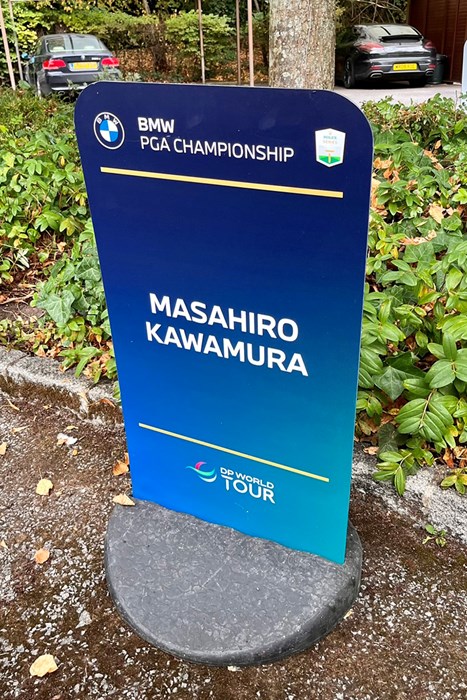 会場の駐車場には各選手のネームプレートが 2023年 BMW PGA選手権 事前 BMW PGA選手権