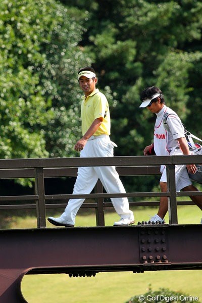2010年 キヤノンオープン事前情報 池田勇太 さすがディフェンディングチャンピオン。歩く姿にも貫禄が漂っています