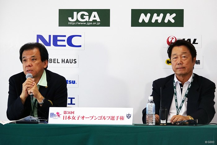 山中博史氏（左）と戸張捷氏（右）が会見に出席した 2023年 日本女子オープンゴルフ選手権 事前 会見