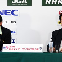 山中博史氏（左）と戸張捷氏（右）が会見に出席した 2023年 日本女子オープンゴルフ選手権 事前 会見