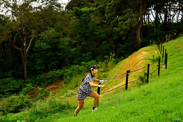 2023年 日本女子オープンゴルフ選手権 3日目 菊地絵理香 左奥に外した16番