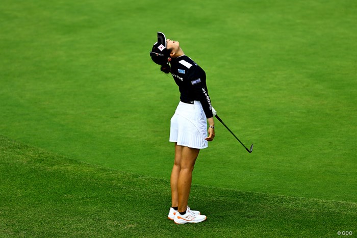天を仰ぐ 2023年 日本女子オープンゴルフ選手権 3日目 三ヶ島かな