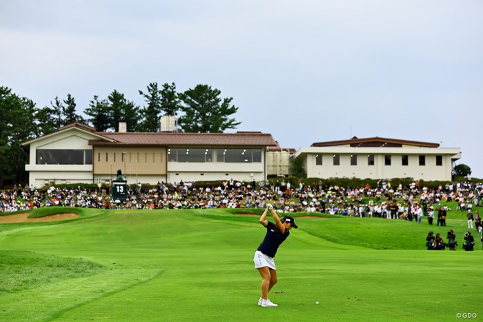 クラブハウスに向かって 2023年 日本女子オープンゴルフ選手権 最終日 菊地絵理香