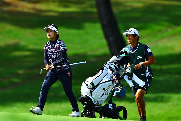 1番の坂を登る 2023年 日本女子オープンゴルフ選手権 最終日 青木瀬令奈