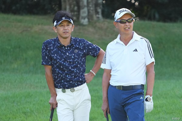 2023年 ACNチャンピオンシップゴルフトーナメント 2日目 近藤智弘 谷口徹（右）の毒舌を浴び続けた予選2日間