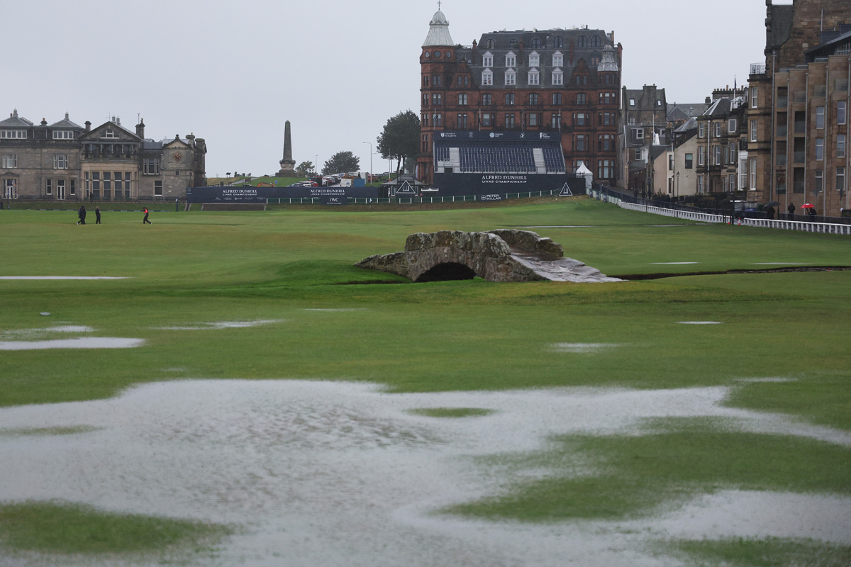 大雨に見舞われたセントアンドリュース(Richard Heathcote／Getty Images)