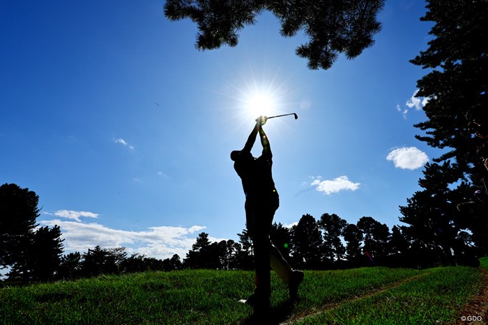 太陽とアダム 2023年 日本オープンゴルフ選手権競技 初日 アダム・スコット