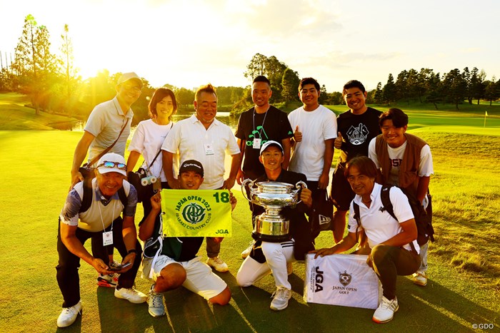 支えてくれた方々かと 2023年 日本オープンゴルフ選手権競技 最終日 岩崎亜久竜