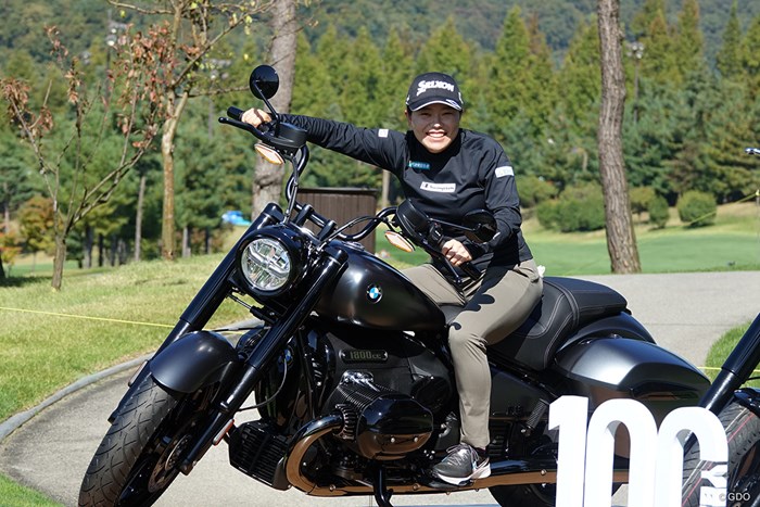 BMWのバイクに興味津々 2023年 BMW女子選手権 事前 勝みなみ