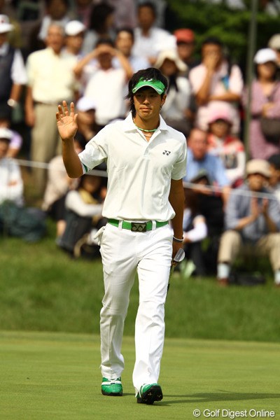 2010年 日本オープンゴルフ選手権競技 初日 石川遼 初日は長めのバーディパットがいくつも決まり3アンダーまでスコアを伸ばした