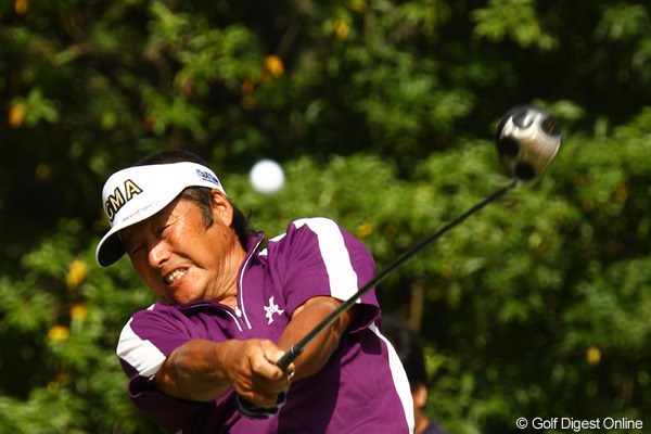 2010年 日本オープンゴルフ選手権競技 初日 尾崎将司 特別推薦での出場ですが、今日は出入りの激しいゴルフでした。2オーバー55位タイ。「生涯現役、1yでも遠くへ・・・」