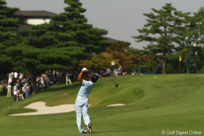 9番ロングホールは605y。谷口拓也は、セカンドショットを直ドラで2オン狙い！ 2010年 日本オープンゴルフ選手権競技 初日 9番ホール